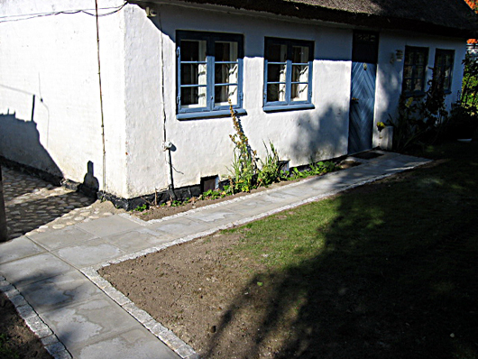 Pigsten belægning.